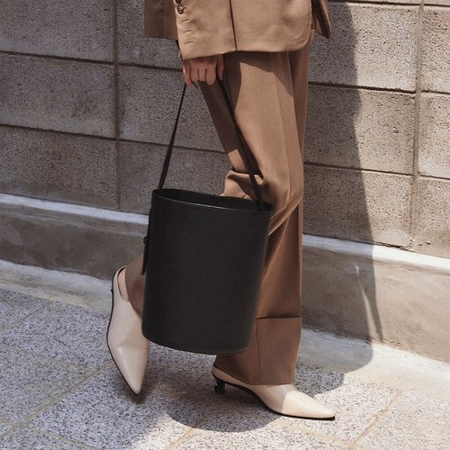 로서울 [박보영임수향 착용]Juty medium shoulder bag Black