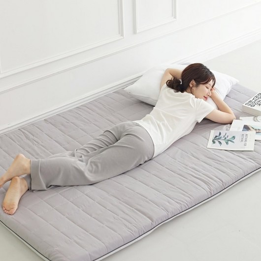 만족랩스 허리에 좋은 3단 접이식 매트리스 토퍼 바닥 침대 매트리스