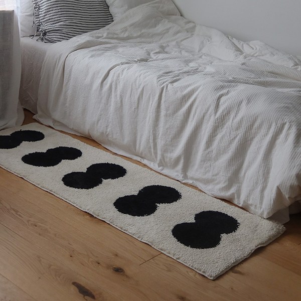  루시아이 스노우맨 실루엣 패턴 터프팅 러그, 블랙 