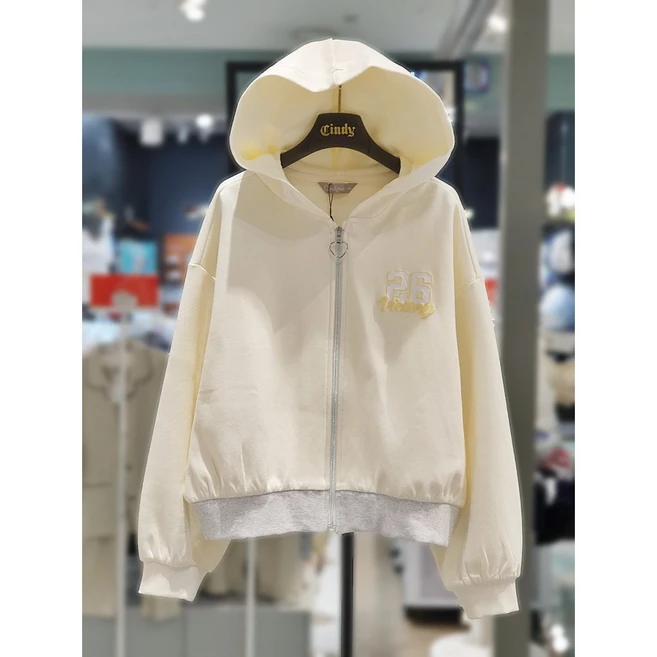 신디키즈[NC터미널점] 데일리집업으로 편하게 입기좋은 오버핏유형의 컬러믹스반집업후드티 CIMS24D05
