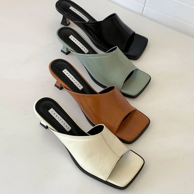 내추럴 링클 와이드스트랩 뮬샌들 스퀘어 뮬힐 5cm