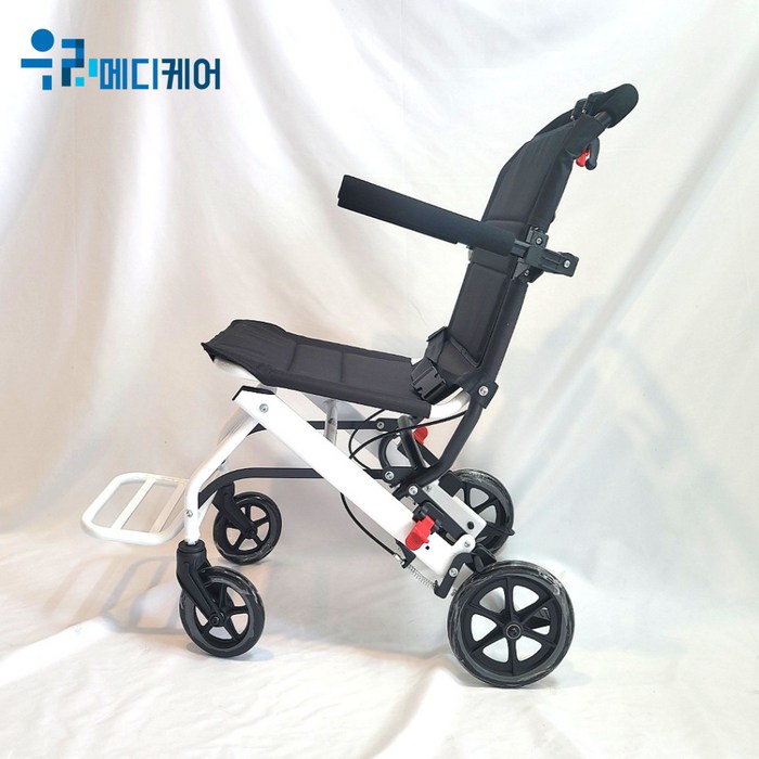 경량휠체어 휴대용 여행용 가정용 접이식 6.5kg 소형 노인, 휠체어단품 대표 이미지 - 전동휠체어 추천