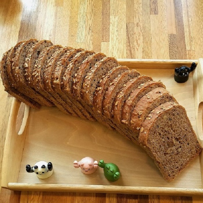 [더브레드천연발효빵] 100%통밀식빵_뺑드상떼 900g-샌드위치용 곡물식빵 ( 샌드위치전용통밀빵 호밀빵 비건빵 통곡물빵 건강빵 무설탕빵 통밀빵 통밀식빵 ), 1개, 감사합니다 대표 이미지 - 고대빵 추천