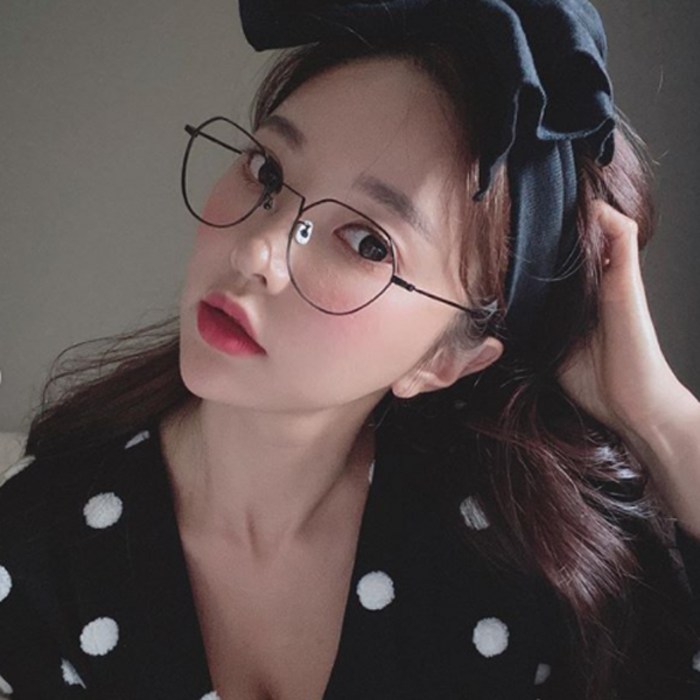 멜라크메 남자 여자 육각 다각 라운드 베타 티타늄 블랙 오버 안경테 대표 이미지 - 베타티타늄 안경 추천