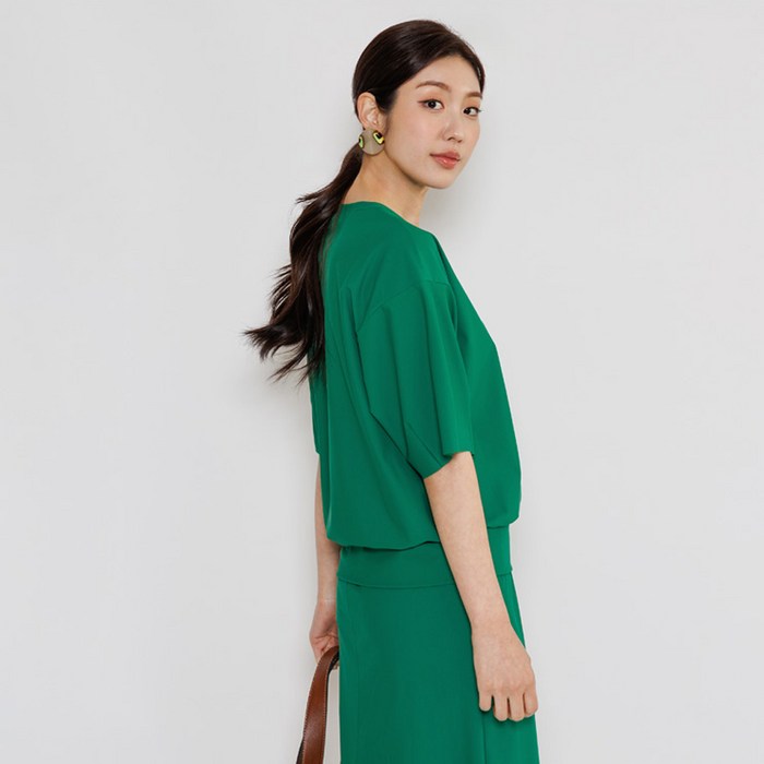 디아스토리 230 벌룬소매 라운드넥 탑 AHMOTF06GR