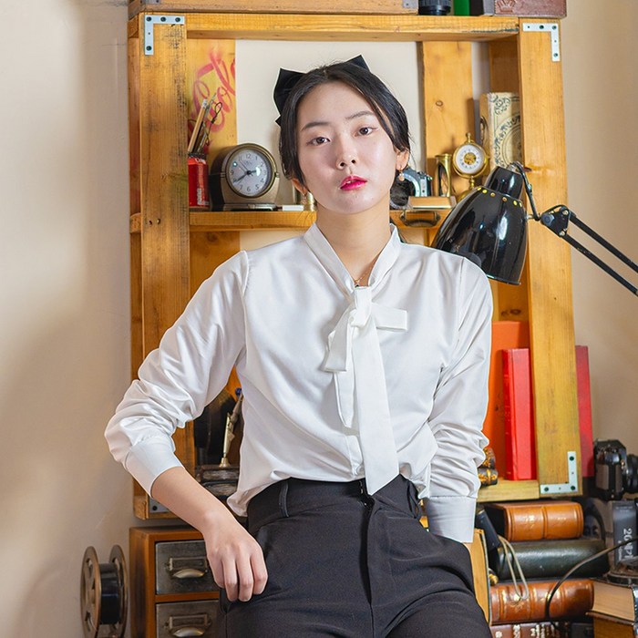 세련닷 리본 화이트 셔츠 세련닷 리본 화이트 셔츠