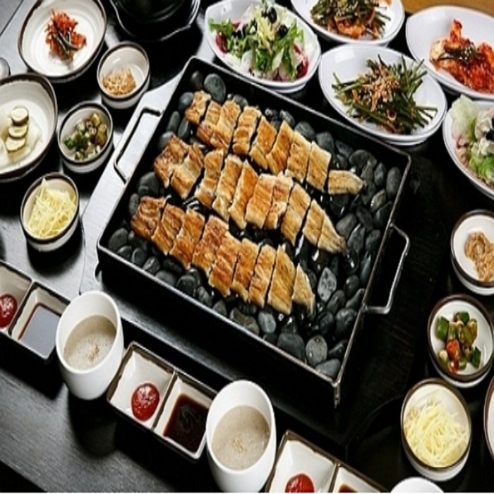 (맛짱)이수물산 HACCP인증! 국내산 자포니카 민물장어 3kg 사면 한마리 더!, 1세트, 민물장어1kg 손질 후 600g 내외 대표 이미지 - 장어즙 추천