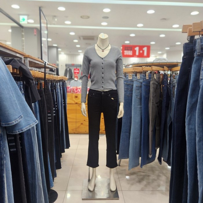 리바이스 라바이스 여성 724하이라이즈 슬림 스트레이트핏 크롭 진 588250080  DJ