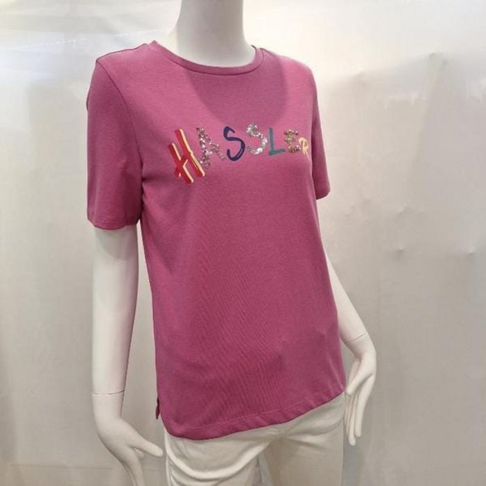 백화점 올리비아하슬러 부드러운 면소재의 로고 스팽글 티셔츠 OHDMTS901 S36156437 114952