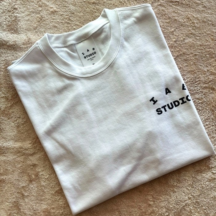 아이앱스튜디오 베이직 티셔츠 화이트 네이비
