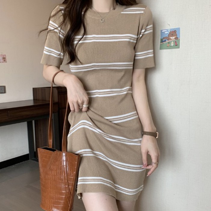 유니크스퀘어 모던 스트라이프 미니 원피스