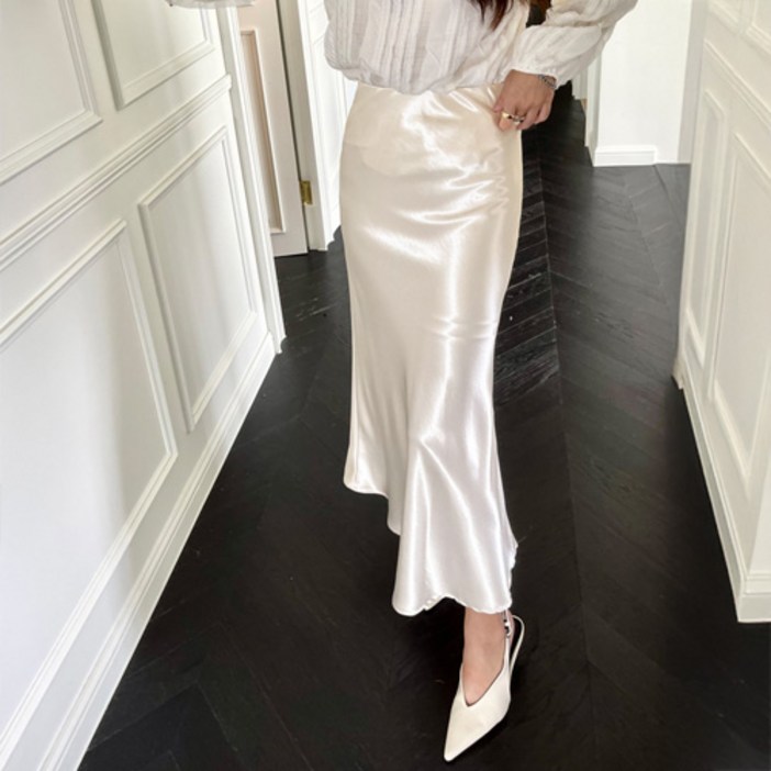 난닝구드볼스 새틴밴딩스커트