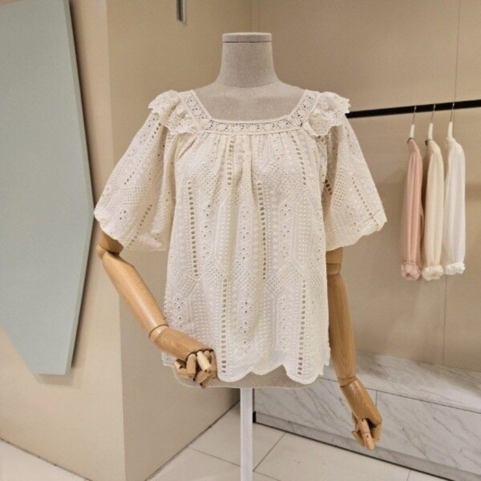 데스틸레이스 자수 스퀘어넥 블라우스D2523BL0512 595186