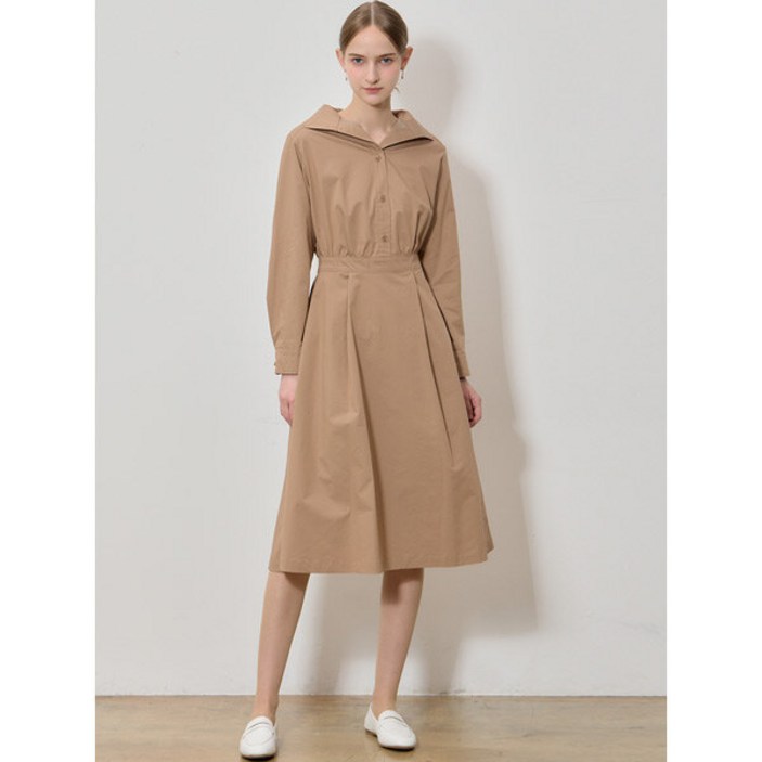 쉬즈미스 쉬즈미스(SHESMISS)  소피스티 와이드 오픈카라 원피스 (택가격: 398000원)