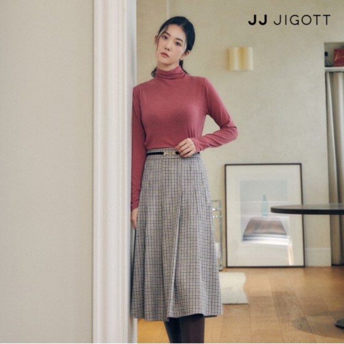 JJ지고트 슬림핏 하프넥 울 티셔츠 GNAP0TSP1 마감임박 JJ지고트 슬림핏 하프넥 울 티셔츠 GNAP0TSP1 마감임박