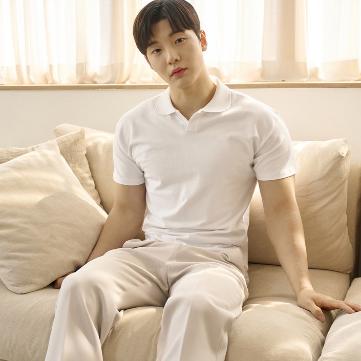 핵쿨남 남성용 어깨 넓어보이는 머슬핏 오픈 카라 반팔 티셔츠