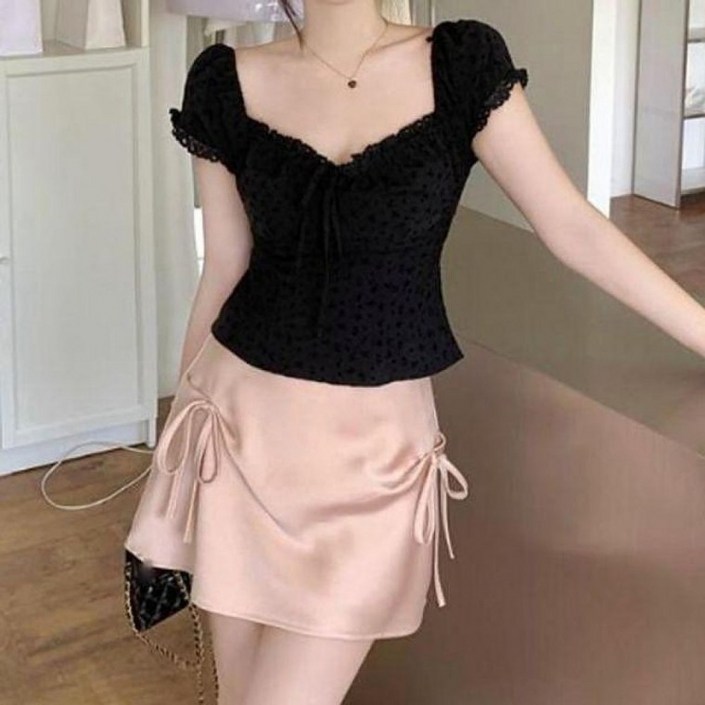 여성 여리핏 청순 리본 블라우스 반팔 퍼프 레이스 상의