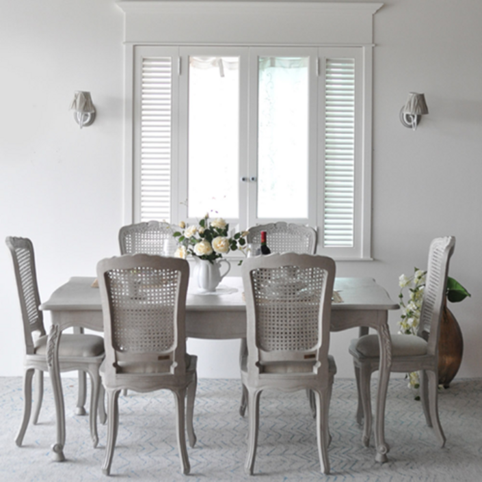 꼬떼따블 본사 조세핀 식탁