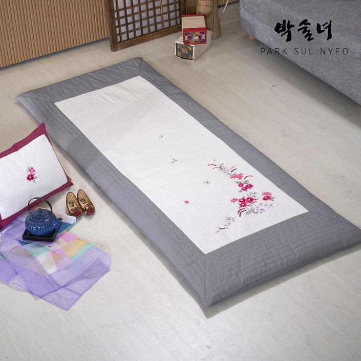 공식판매처 박술녀 자수광목 도톰한 요세트 보료 매트 요매트 요솜 토퍼 쇼파패드 작품명 화연 24년 최신상 볼룸 업그레이드 부모님선물 빠른배송, 그레이