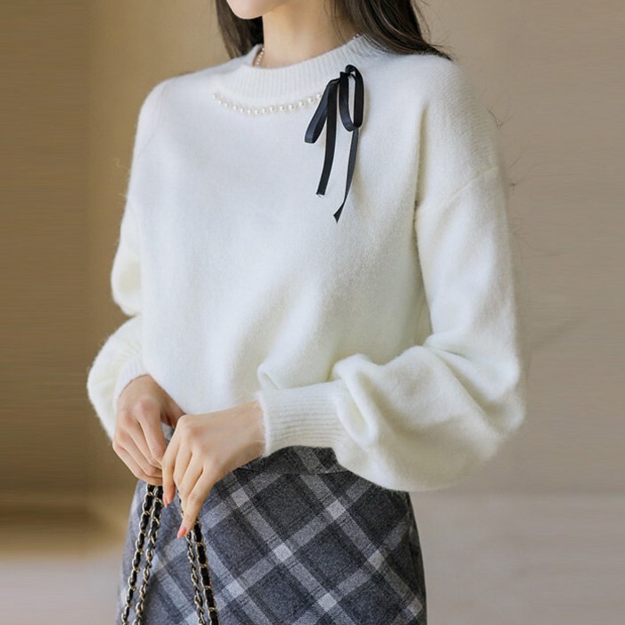 스타일온미 스타일온미  라미펄 진주 리본 포인트 포근 헤어리 퍼프 소매 니트