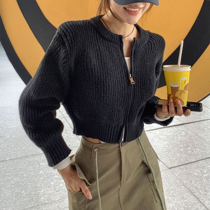 떳다그녀 뮤트 라운드 니트 크롭 집업