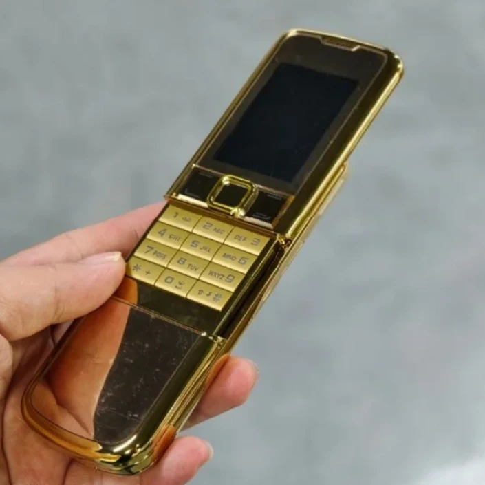 듀얼 SIM 듀얼 대기 블루투스 휴대폰 클래식 8800 슬라이더 2.4 인치 스크린 2G GSM 240x320 다국어 신제품