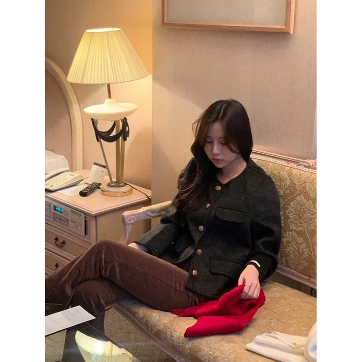 울100보에 금장 골드 단추 라운드 노카라 핸드메이드코트 울100보에 금장 골드 단추 라운드 노카라 핸드메이드코트