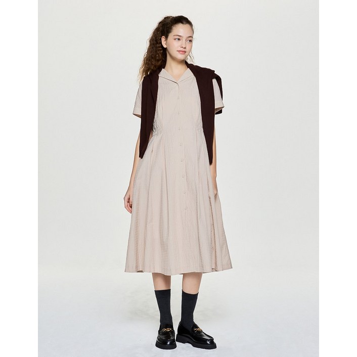 정품 헤지스원피스 여성 시어서커 오픈카라 원피스 라이트베이지 하객룩