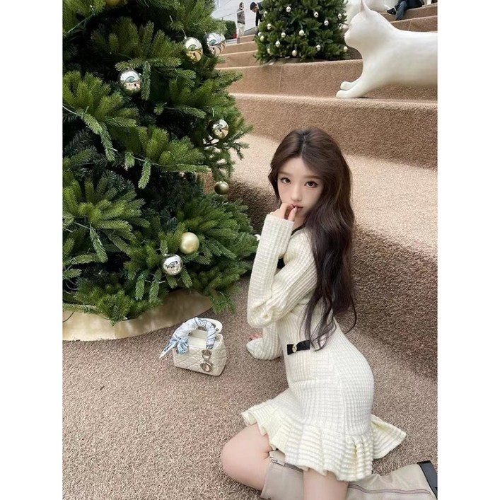 금장 포인트 니트원피스