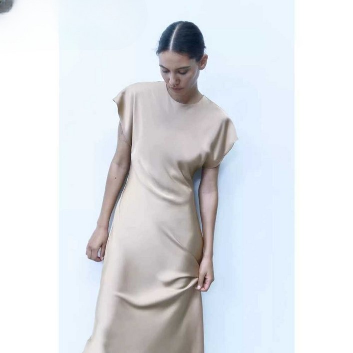 여성원피스 30대 40대 백 슬릿 실크 새틴 드레스