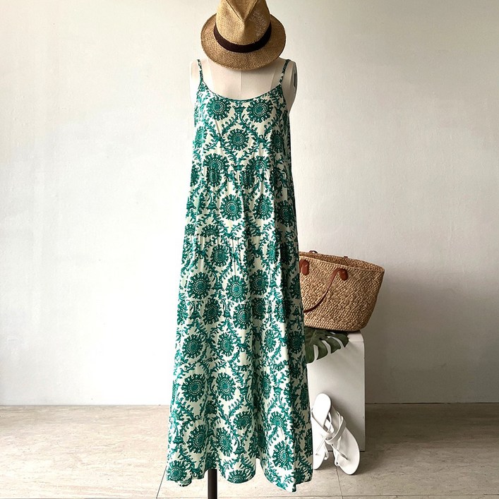 네모엔룩 뷔스티에 여성용 패턴 나염 휴가룩 비치웨어 끈조절 레이어드룩 민소매 나시 롱 원피스