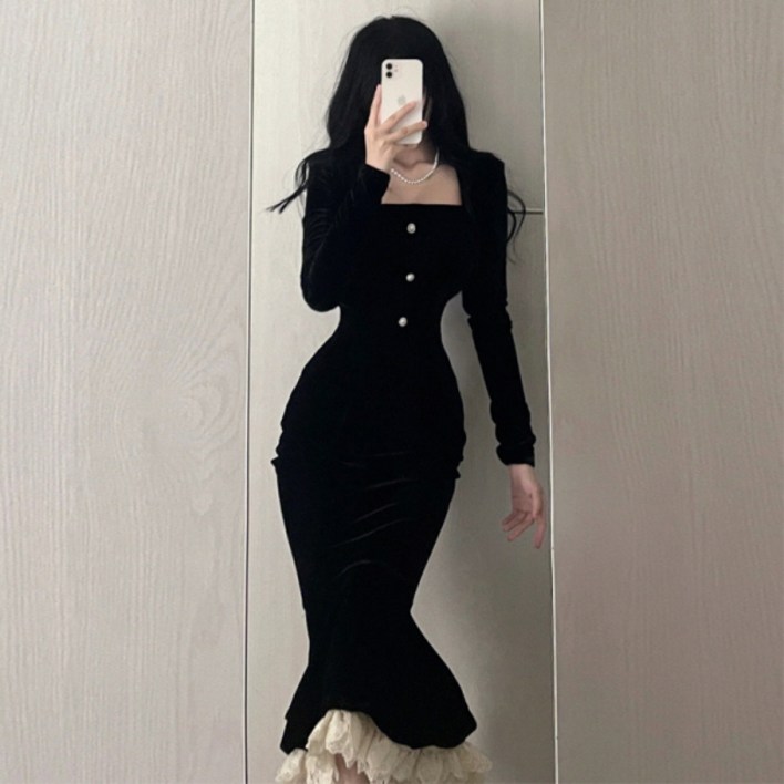 피어니스트 딥블랙 벨벳 스퀘어넥 슬림 원피스 피어니스트 딥블랙 벨벳 스퀘어넥 슬림 원피스
