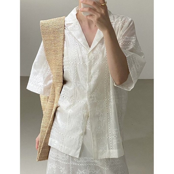 위시드 펀칭 레이스 디테일 카라 반팔 자켓  WICAJK008