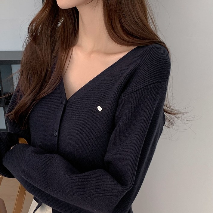 모어렌 로에본 워셔블 심볼 브이넥 가디건