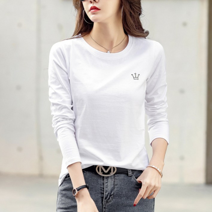 데일로엔 여성 라운드넥 심플 크라운 자수 긴팔티 데일로엔 여성 라운드넥 심플 크라운 자수 긴팔티