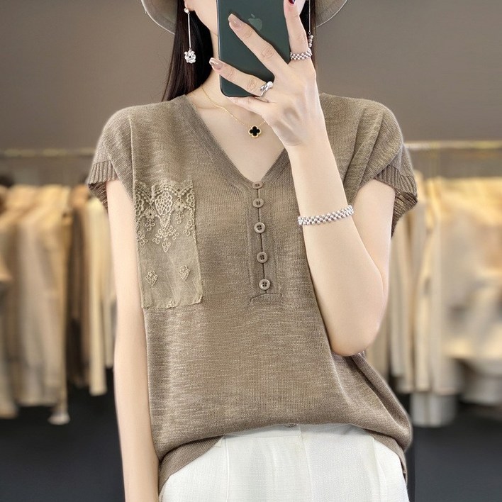 V넥 반팔 티셔츠 여성용 문예적 고전 스타일 기반 니트 의상 인기 아이템 면마 소재 반팔 길이 여름철 고전적 스타일 코디 매치