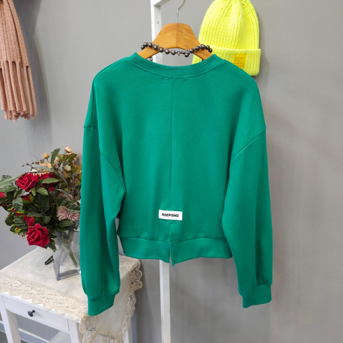 로에패치 뒷트임 절개 세미크롭 맨투맨