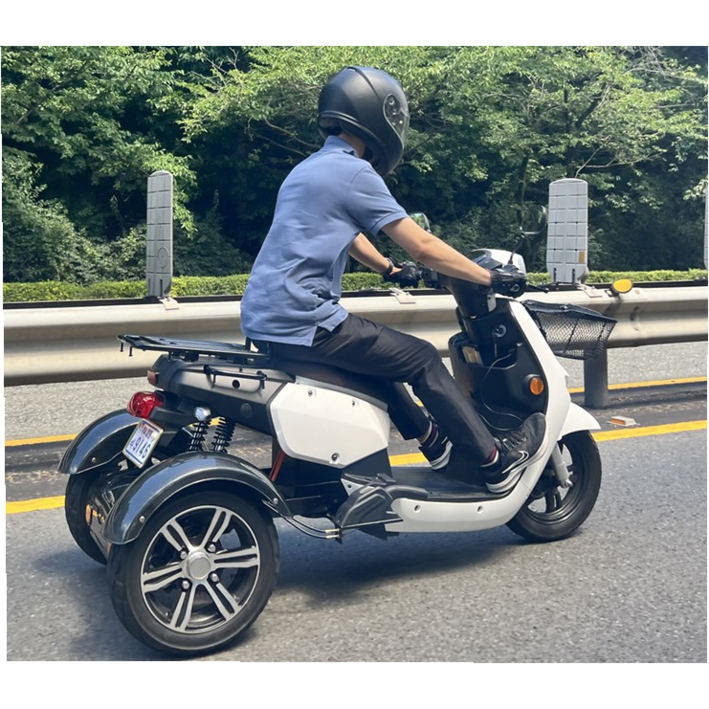 KR 모터스 이스코트리삼륜 환경부 보조금차량 전기스쿠터 V6 브이식스 전기 오토바이
