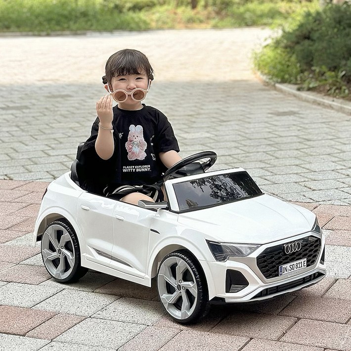 대호토이즈 유아용 아우디 SQ8 e-tron 전동차