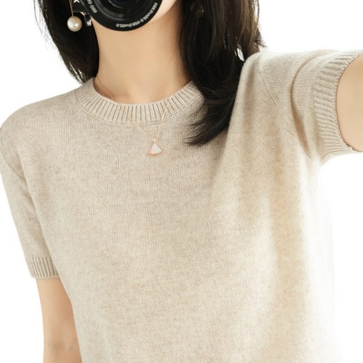 여성용 베이직 라운드넥 부드러운 간절기 데일리룩 반팔 니트 티셔츠 여성용 베이직 라운드넥 부드러운 간절기 데일리룩 반팔 니트 티셔츠