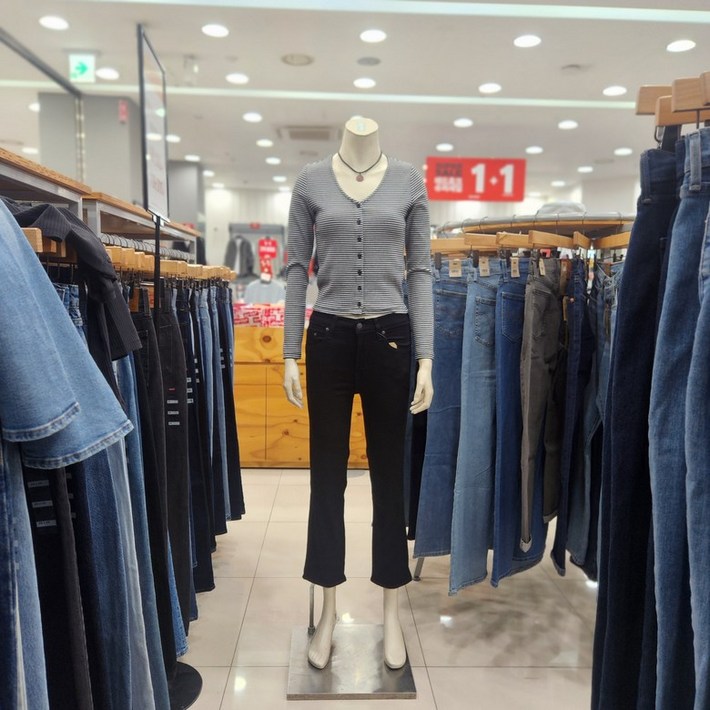 리바이스 라바이스 여성 724하이라이즈 슬림 스트레이트핏 크롭 진 588250080  DJ