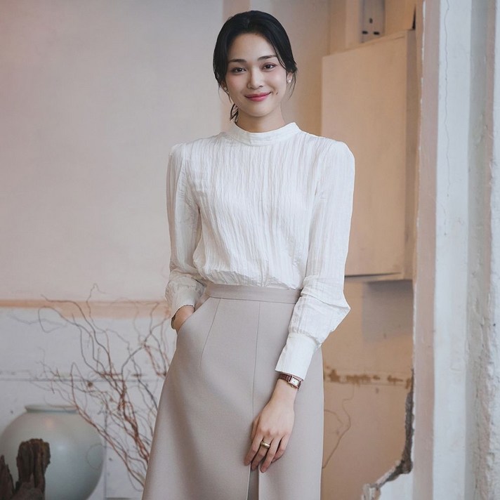 백화점 정품 잇미샤 블라우스 24 FW 반하이넥 ITOBZBL830