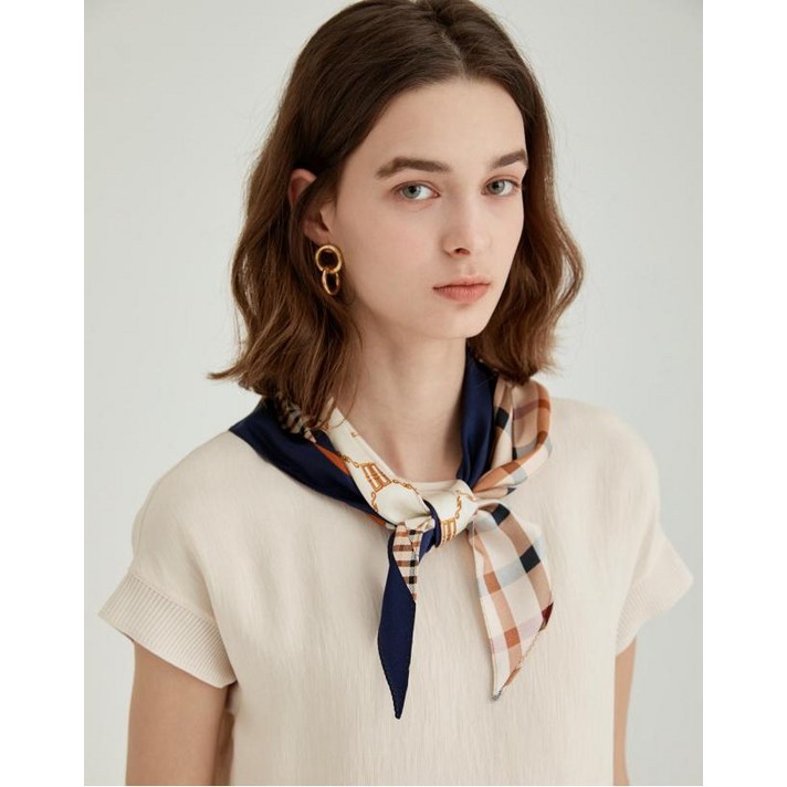 닥스레이디스 닥스 여성 21FW 네이비 프린트 실크 스카프 DLSC1C391N2