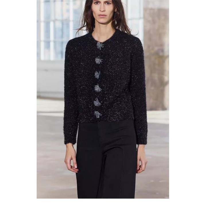자라 신상 블랙 그로시 메탈릭 니트 가디건 ZARA 자라 신상 블랙 그로시 메탈릭 니트 가디건 ZARA