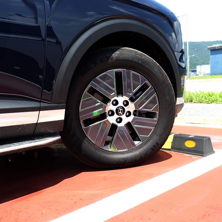 비브랜드(와이앤유)18인치 타이어 드레스업 카본 홀로그램 휠마스크 스티커 보호필름 디올뉴팰리세이드 호환, 유광레드카본