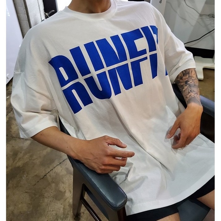 어깨 넓어보이는 오버핏 반팔티셔츠 헬스티 짐웨어 빅사이즈 박스티 03 어깨 넓어보이는 오버핏 반팔티셔츠 헬스티 짐웨어 빅사이즈 박스티 03