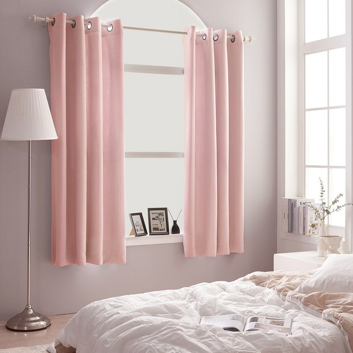 아일렛형 하비드 암막커튼 작은창 135x170cm 화이트 2장 SET 커튼끈포함