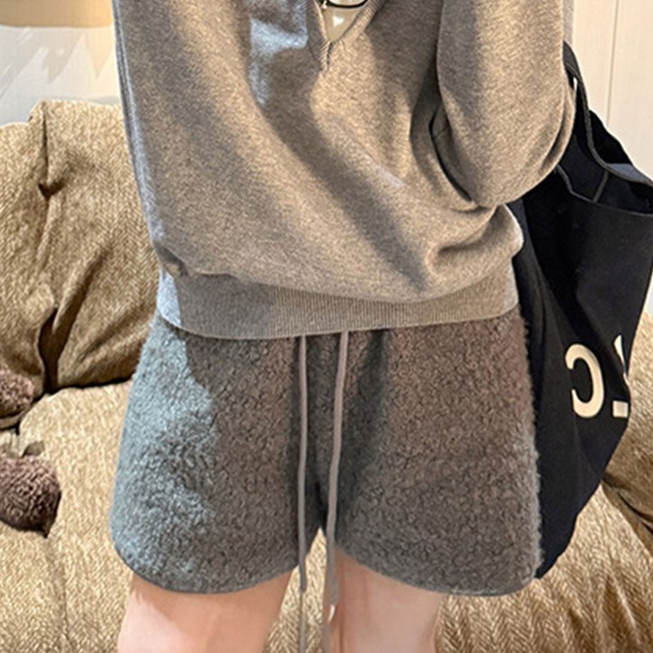 cammello 양털 뽀글이 허리밴딩 반바지 숏팬츠 가을 겨울 기모바지