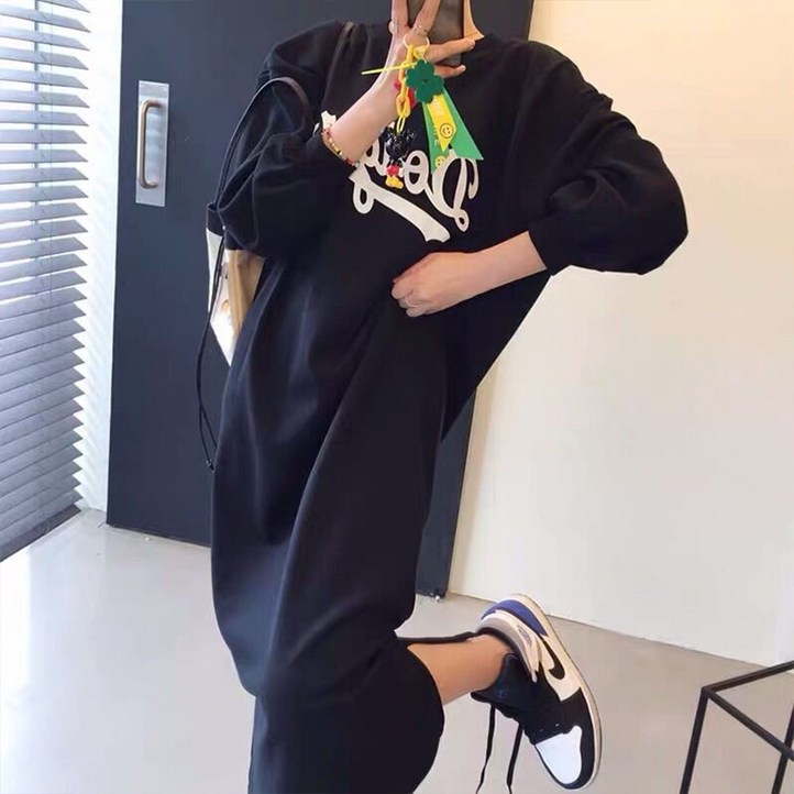륀엘르 여성 오버핏 츄리닝원피스 레터링