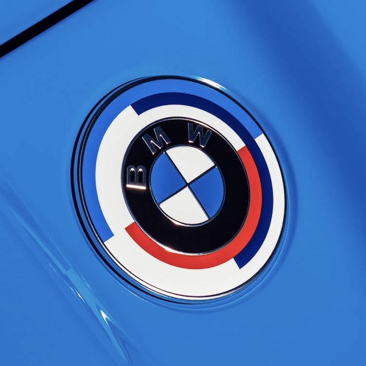 BMW 50주년 엠블럼 혼캡 후드 트렁크 보닛 2홀 홀방식 81mm82mm BMW 50주년 엠블럼 혼캡 후드 트렁크 보닛 2홀 홀방식 81mm82mm